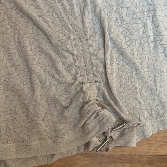 Lululemon tank - Picture 2 of 3